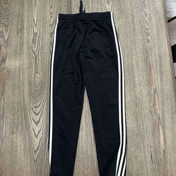 Adidas Essentials 3-Stripes Wind Pants Drawstring Regular Tapered Fit Black XS - Picture 2 of 10